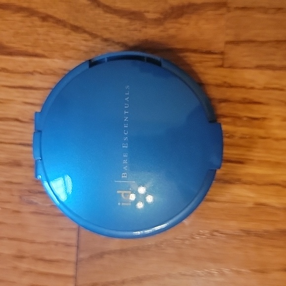 Teal Bare Minerals Compact with Brush - Picture 1 of 2